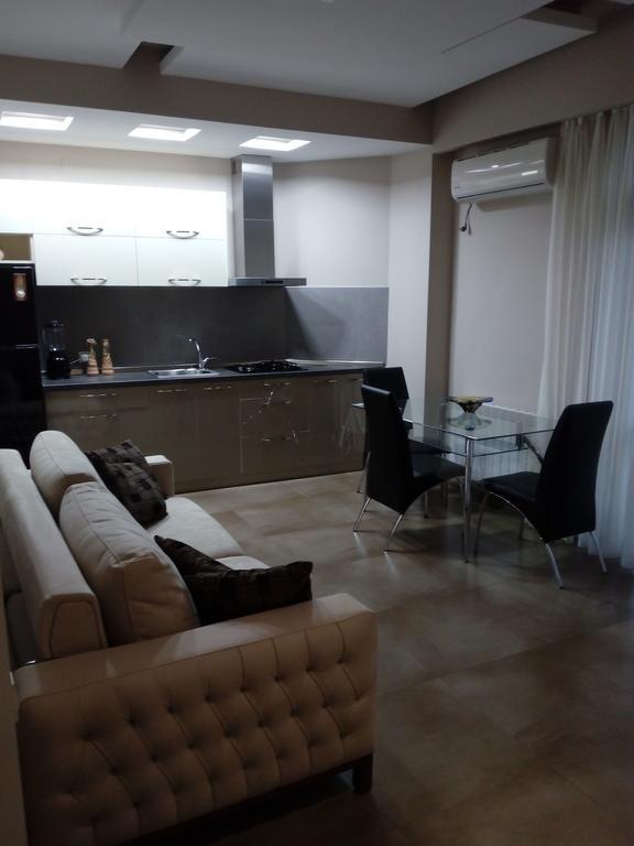 Apartment On Rustaveli Batumi Exterior photo