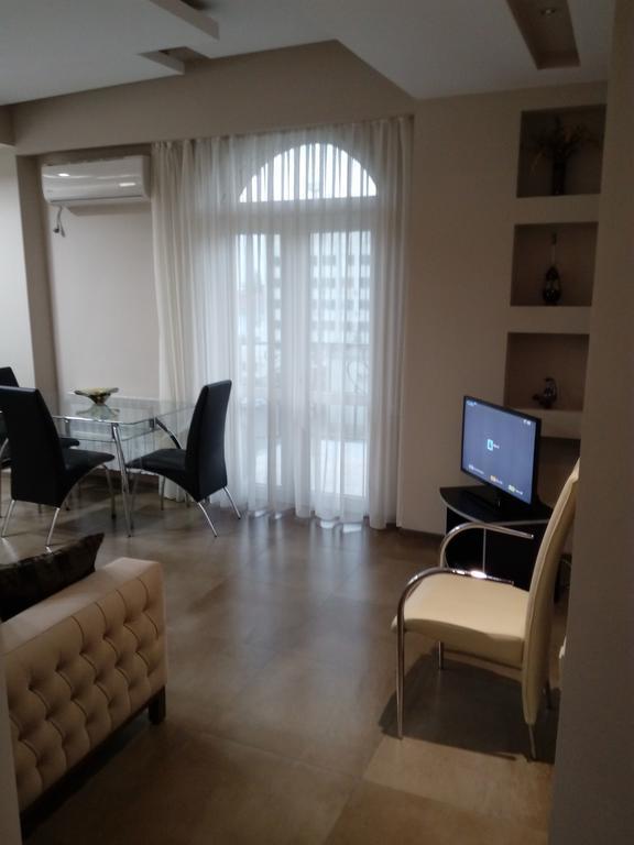 Apartment On Rustaveli Batumi Exterior photo